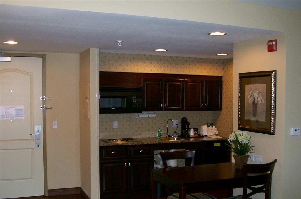 Hotel Homewood By Hilton Airport 3*